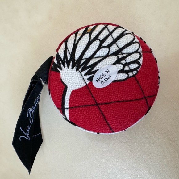 Vera Bradley Deco Daisy Tape Measure - NWOT - Picture 4 of 5